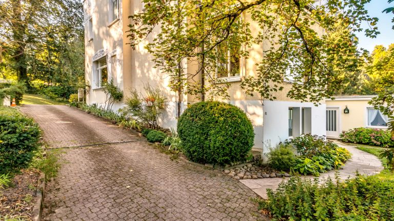 Appartementhaus Ansicht vom Parkplatz