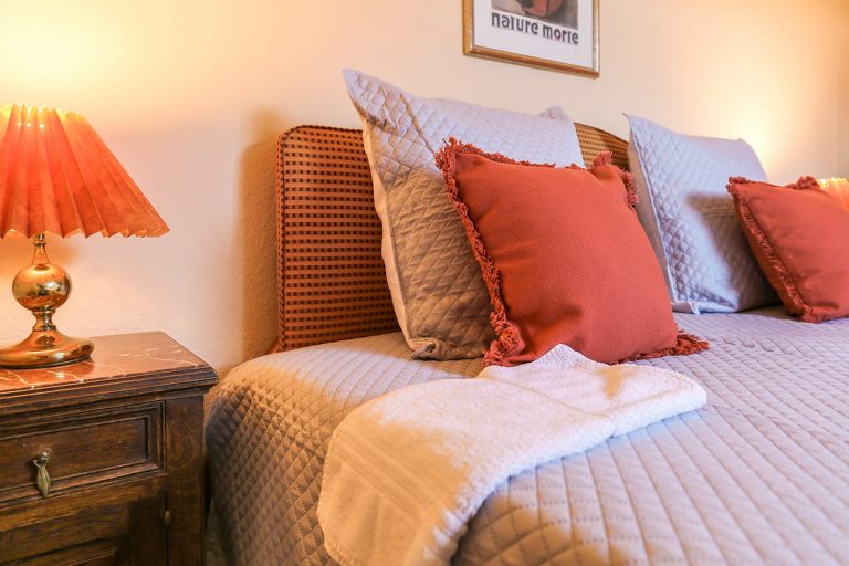 Oppenheimer - Detailansicht Bett