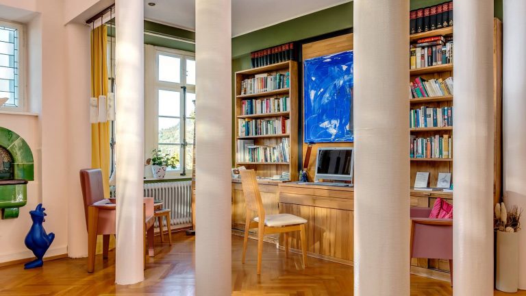 Lobby und Bibliothek der Villa Hedwig