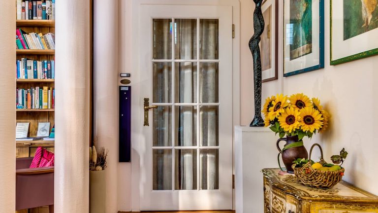 Detail-Ansicht der Bibliothek + Lobby